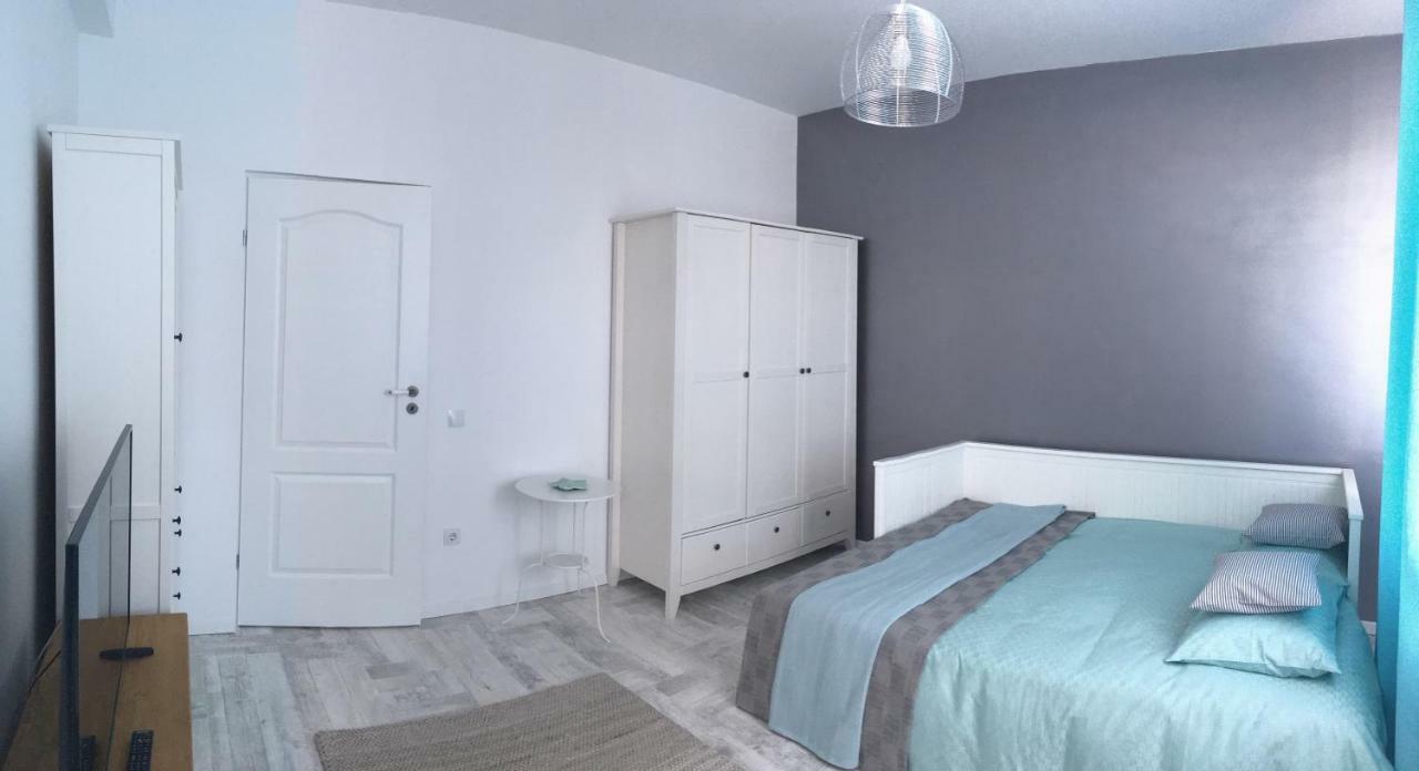 Kiki'S Studio Apartment Sibiu Bagian luar foto