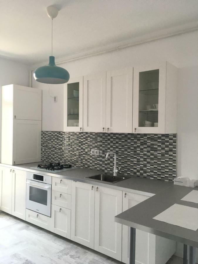 Kiki'S Studio Apartment Sibiu Bagian luar foto