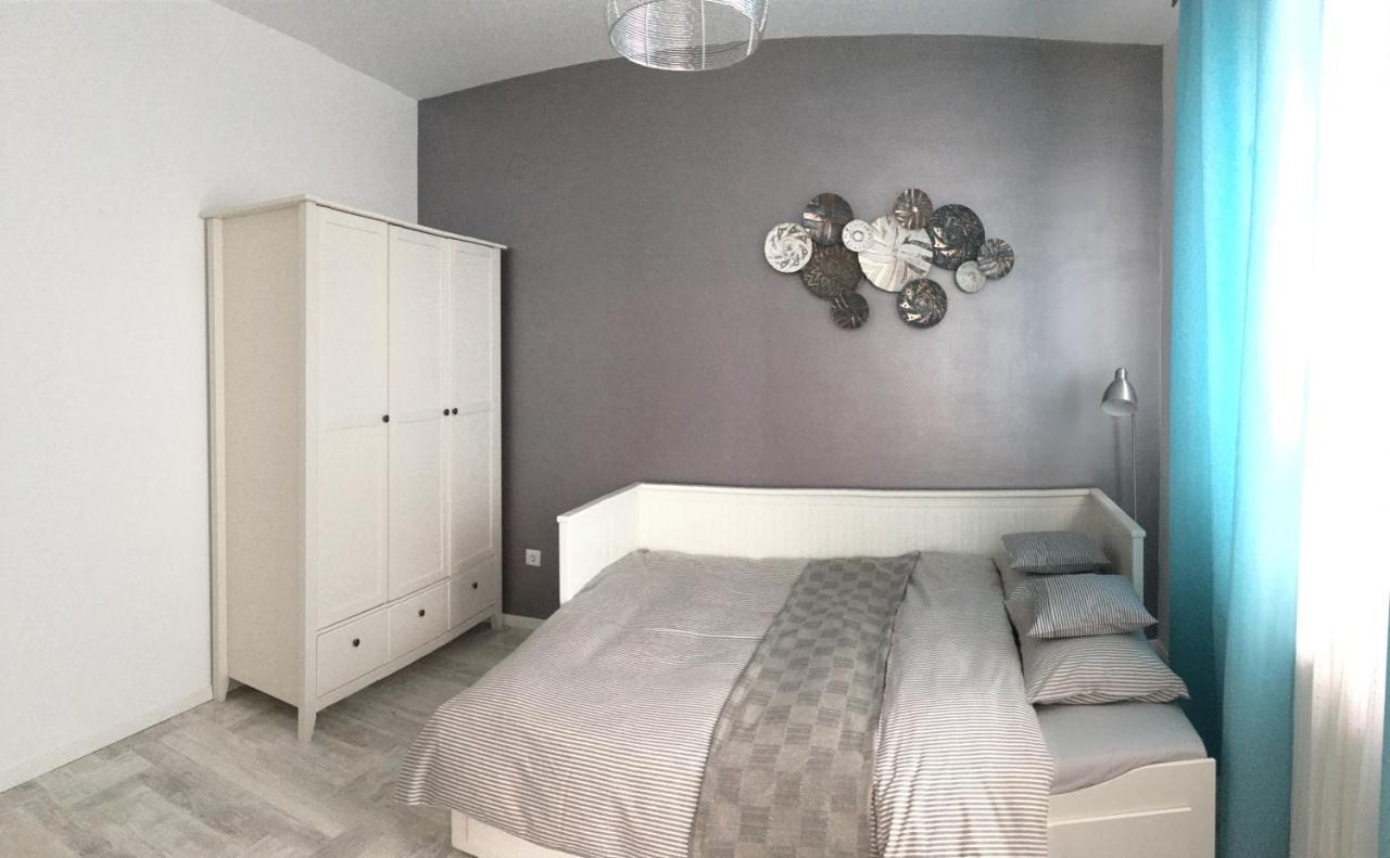 Kiki'S Studio Apartment Sibiu Bagian luar foto